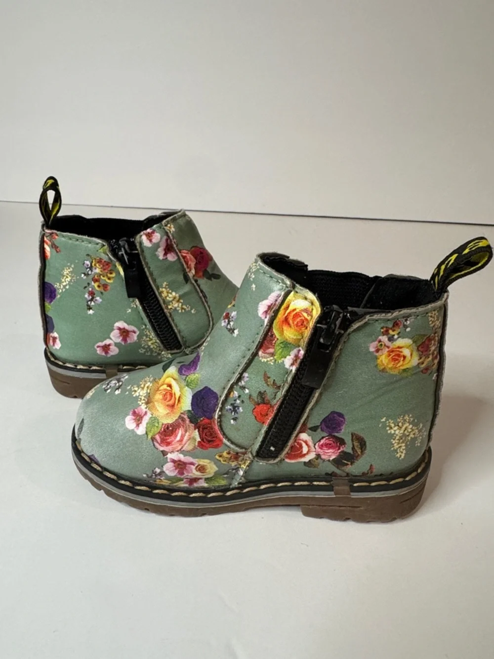 Toddler Green Floral Boots, Euro size 21 (US size 5-5.5, Non-slip Soles